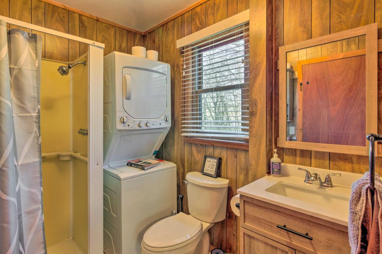 Peaceful Spruce Pine Cabin On 8 Acres With 2 Decks! Экстерьер фото