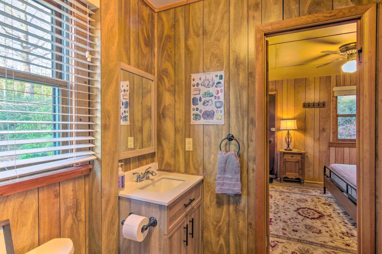 Peaceful Spruce Pine Cabin On 8 Acres With 2 Decks! Экстерьер фото