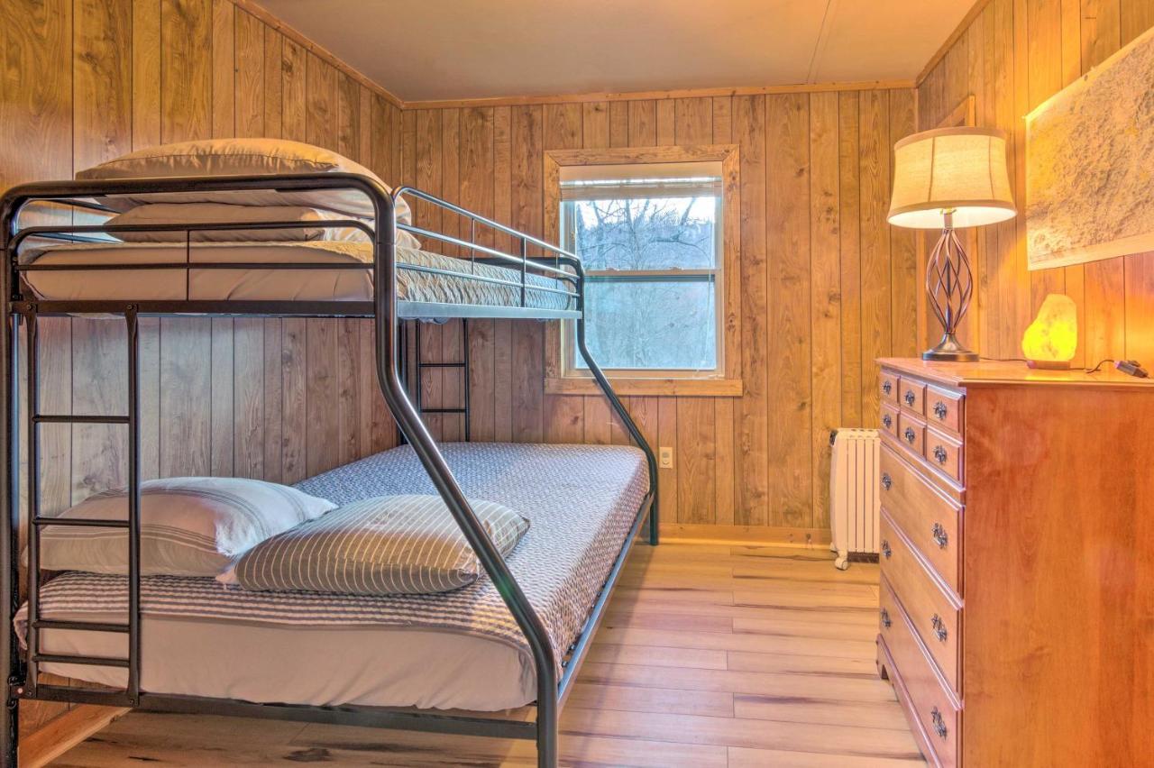 Peaceful Spruce Pine Cabin On 8 Acres With 2 Decks! Экстерьер фото
